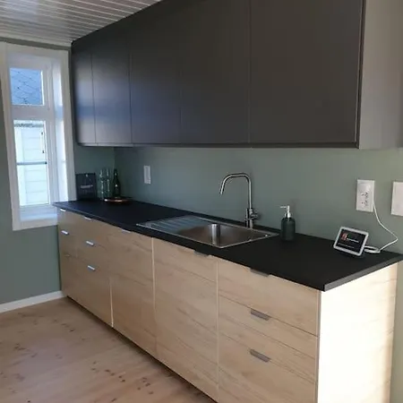 Nyaraló Romslig Og Saeregent Hus *