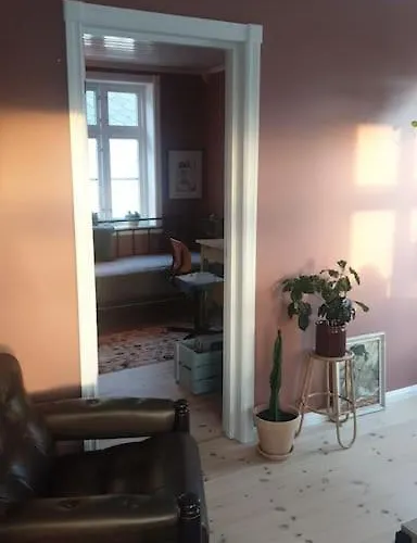 Romslig Og Saeregent Hus * Skodje