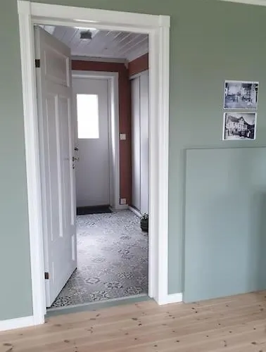 Romslig Og Saeregent Hus Tatil Evi Skodje